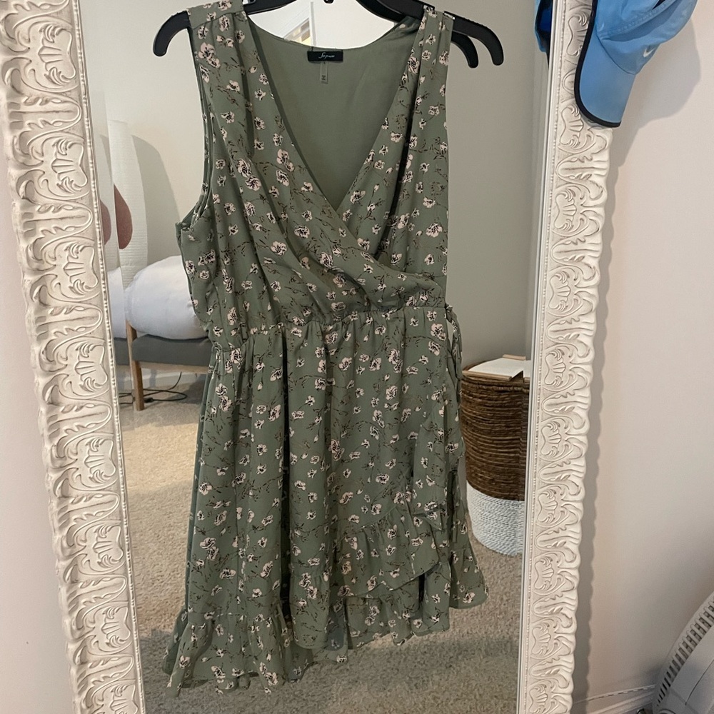 Women’s dress- Large